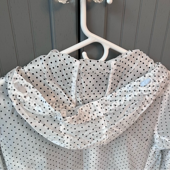 Nike Women’s lightweight water resistant hooded running jacket - Picture 10 of 12